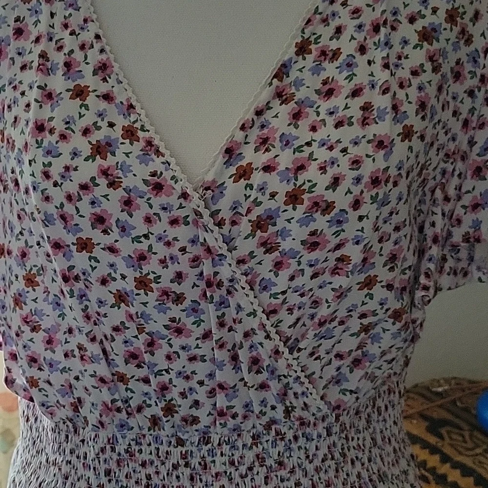Springy Dress - Picture 2 of 5